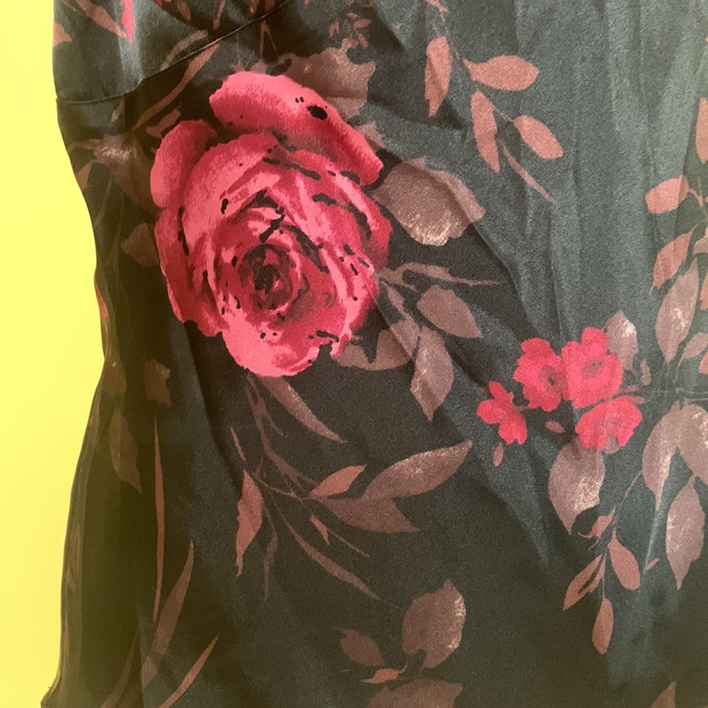 💗Floral silky tank top - Picture 4 of 7